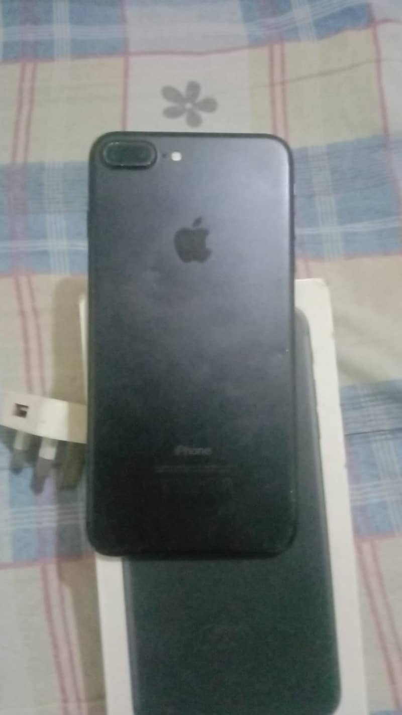 Apple iPhone 7 Plus 1