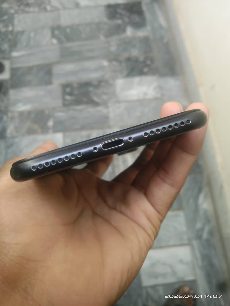 Apple iPhone 7 Plus 2