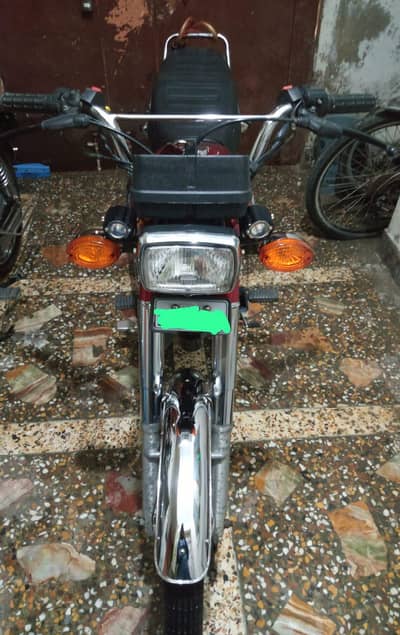 united 125 for urgent sell