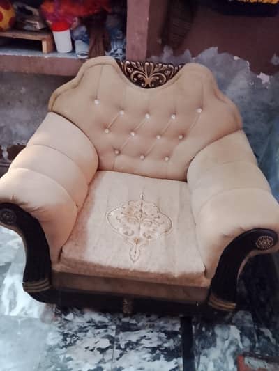 Luxury Comfortable Sofa Set For Sale – 10/10 Condition