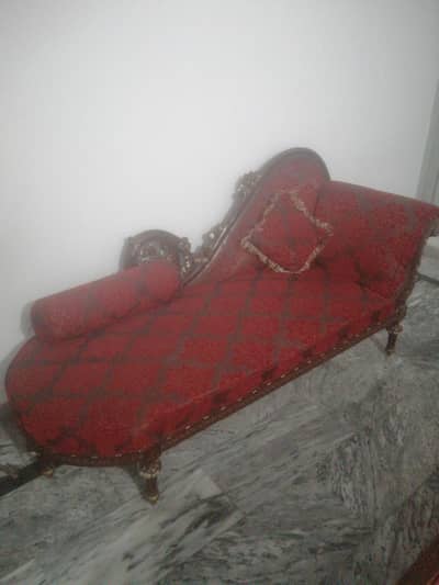 good condition solit wood