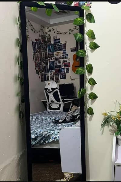 beautiful & decent wall and floor mirror cntct on WhatsApp 0349750779