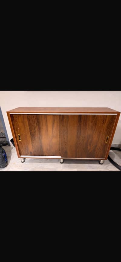 Can be used as a storage cabinet as well