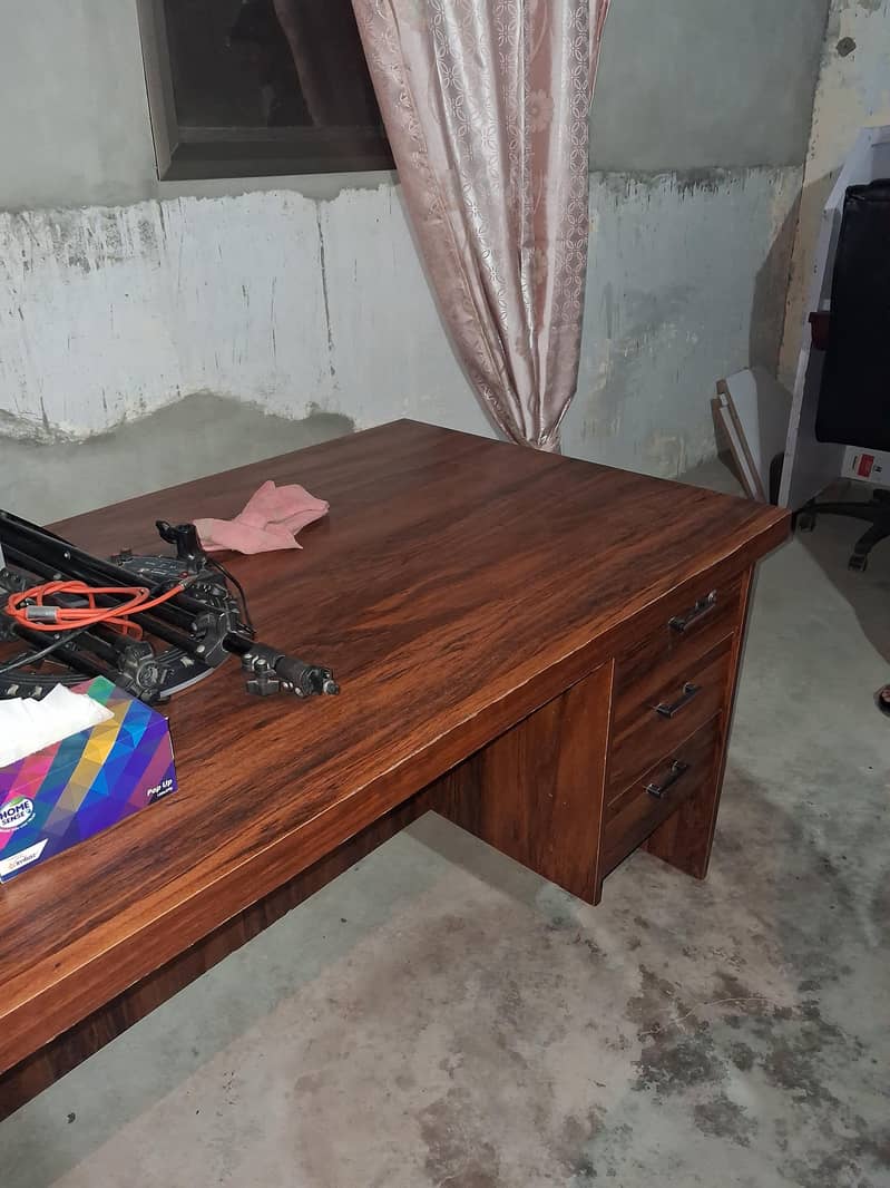 Computer Table & Chair 1