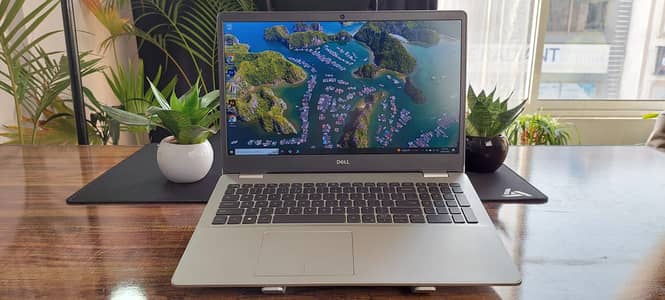 Dell i5 10th gen 8gb 256gb 15.6" IPS display