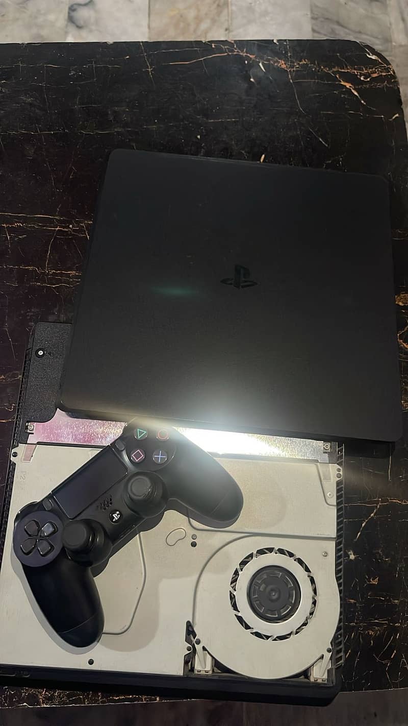 ps4 slim 1
