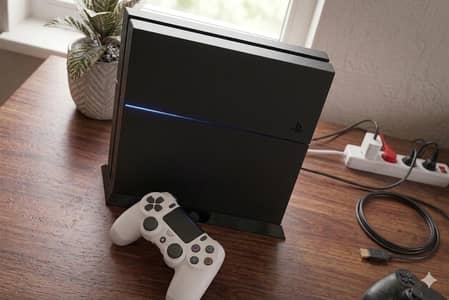 PS 4 Fat edition with two controller