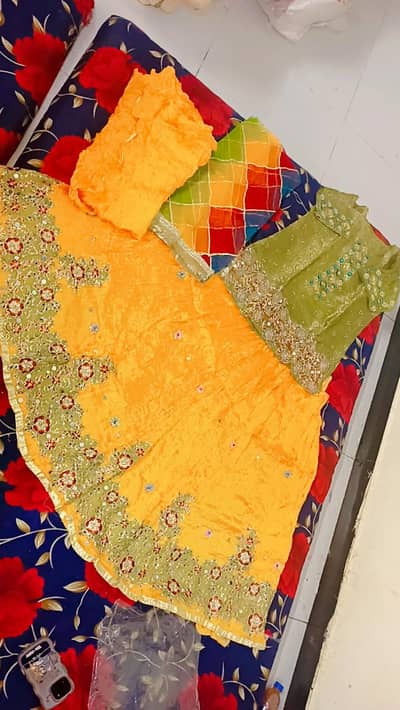 beautiful dress ready to wear brand new dress just 6,000