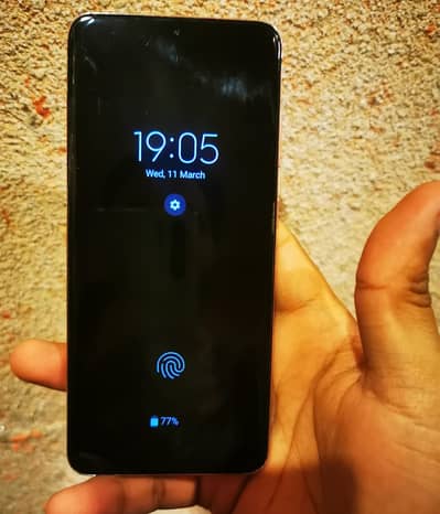 Samsung S20 Model Super AMOLED Display 120 Hz refresh display