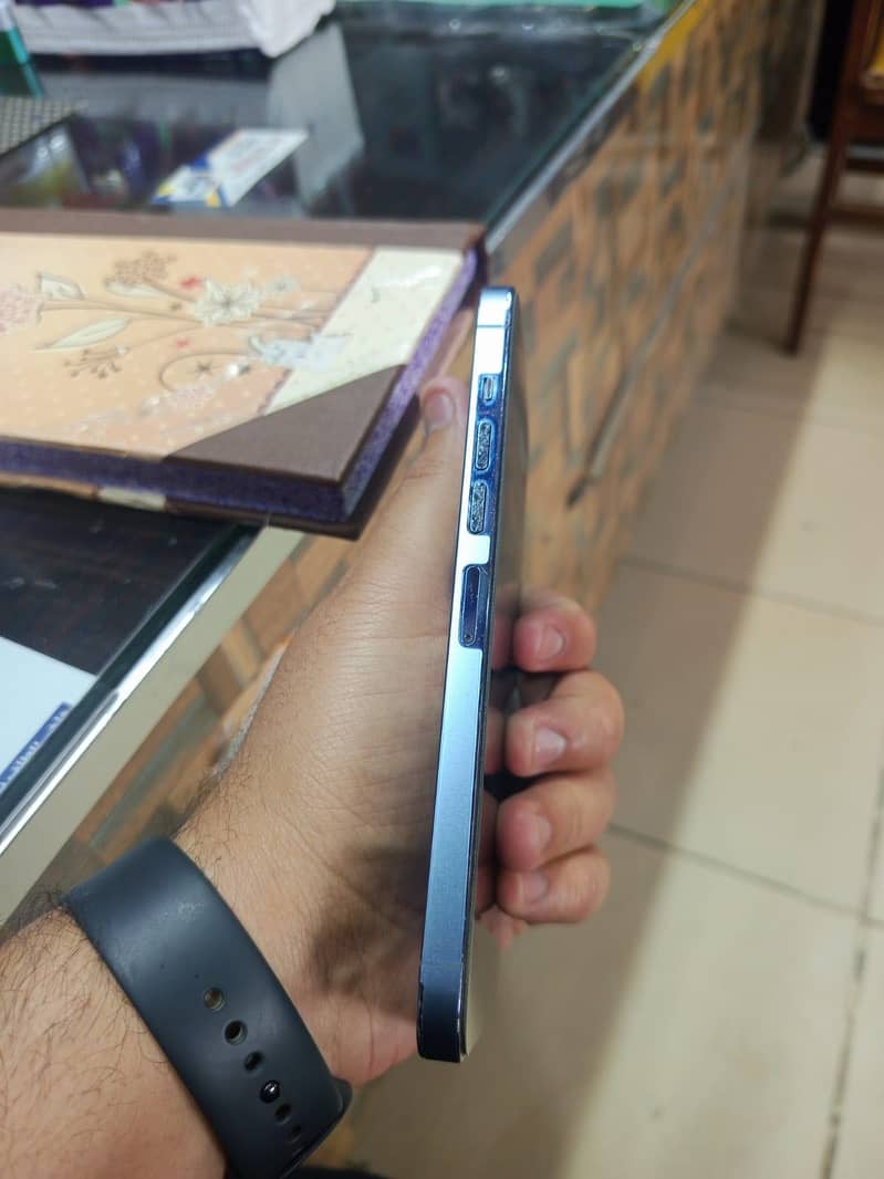 iphone 13 pro max 4