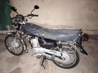 Honda CG125 2025 – Black Beauty | Like Brand New