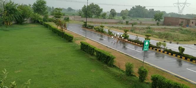 Raza town Canal Road