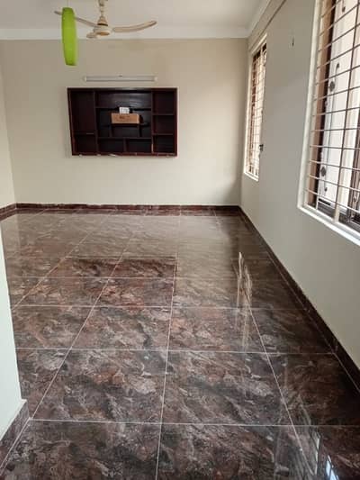 10 Marla Upper Portion Rent In Iqbal Town, Lahore