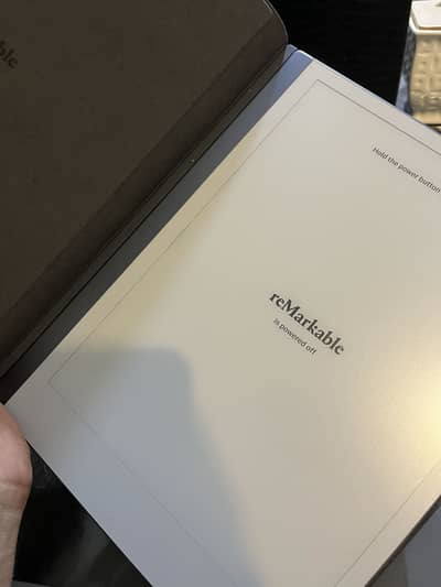 Remarkable 2 with Pen and box