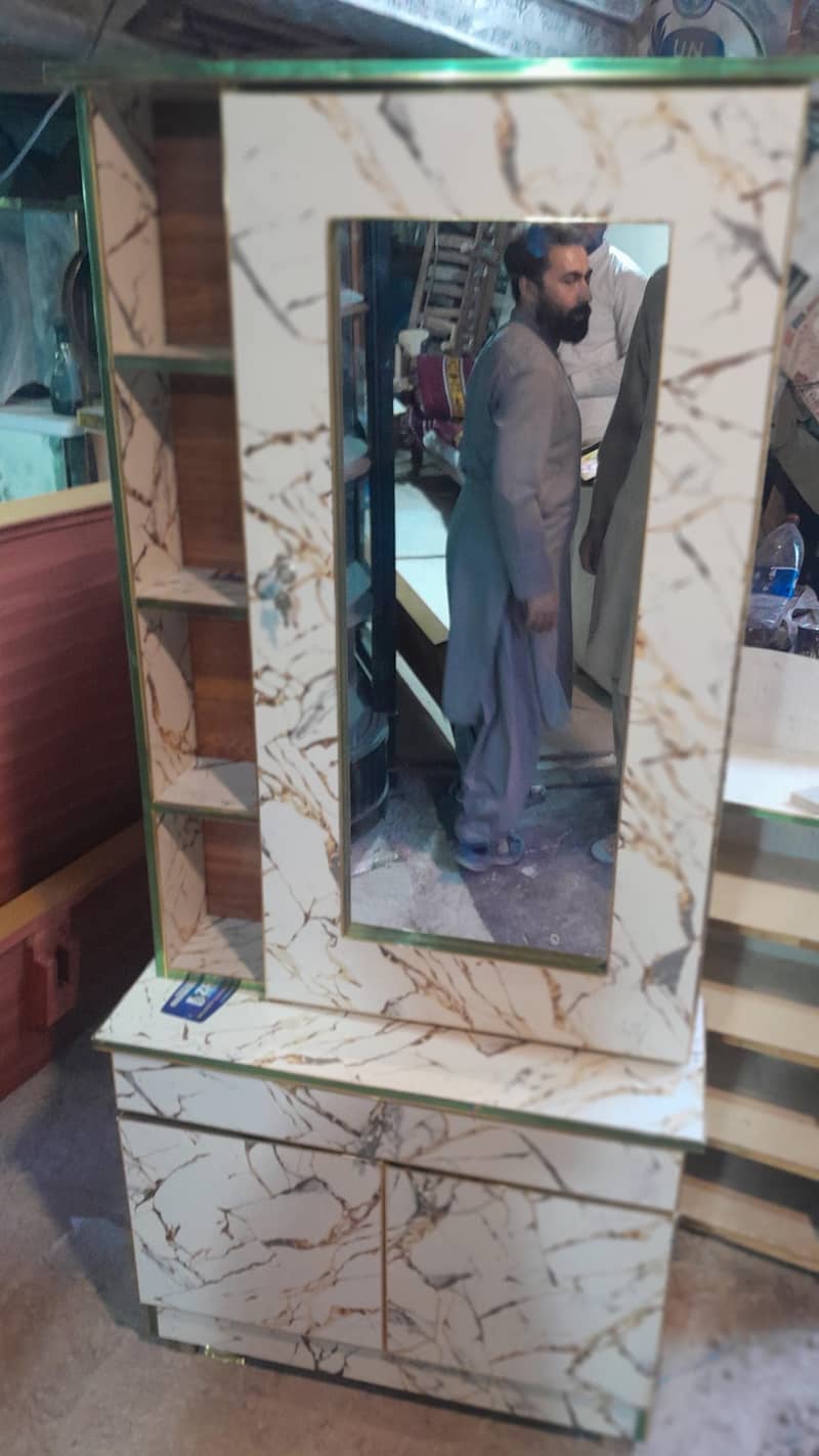 dressing mirror + wardrobe 1