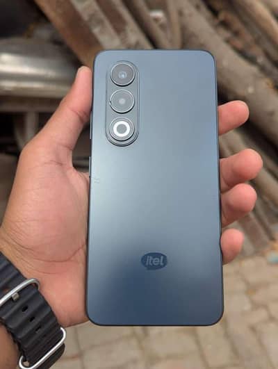 urgent sale 6/128 gb box charger original  5 piece available