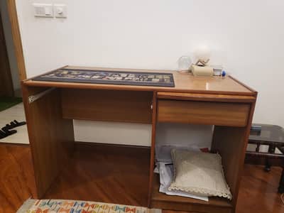 Office Table/ Study Table for 4000 Rs