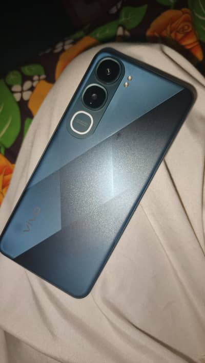 vivo y21d 6 128 condition 10by 10 green color 2manth use only