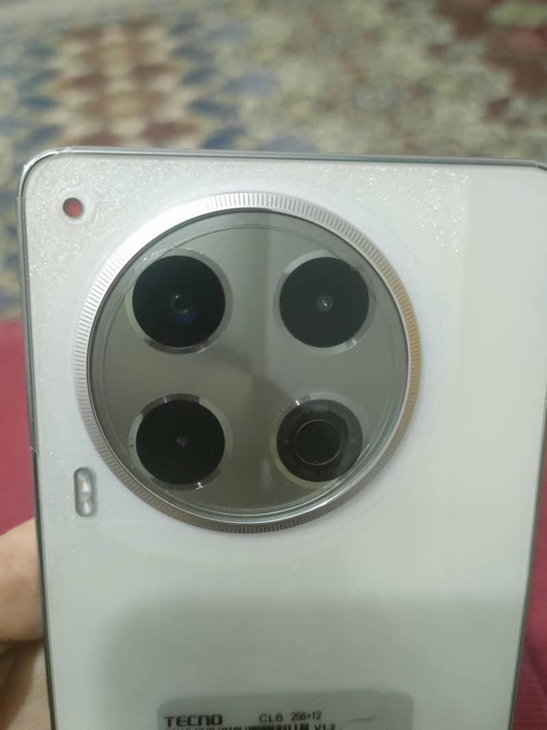 Tecno Camon 30 2
