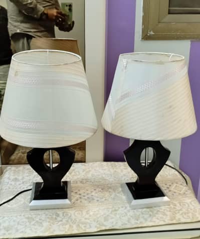 WOOD TABLE LAMP CONDITION USED LIKE NEW URGENT SALE