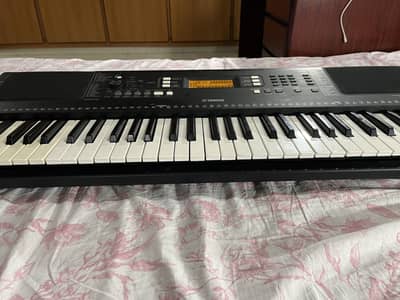 Yamaha PSR-E363 61-Key Touch Sensitive Portable Keyboard