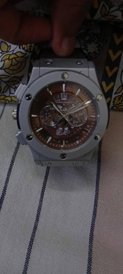 “Stylish Luxury Watch (Silver)  Perfect for Office & Formal Use