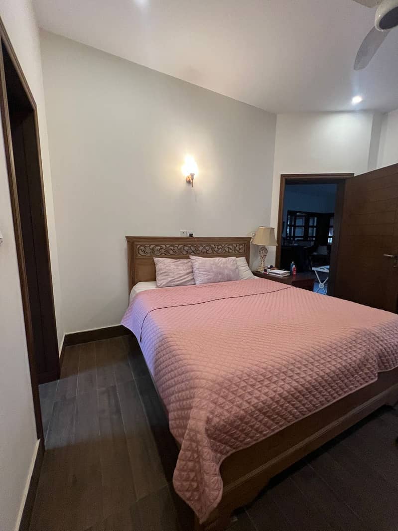 Solid Wood design bed without side tables 0