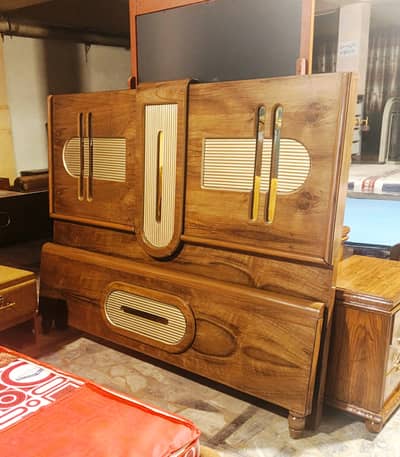 Keeker & Akhroot se bana king size luxury bed