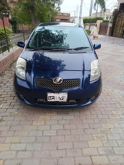 Toyota vitz 1.0F