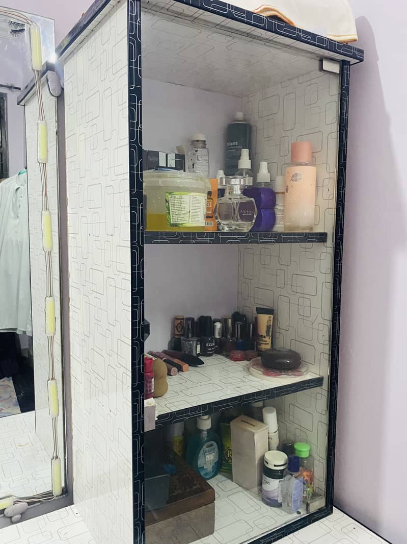 Vanity without mirror 2