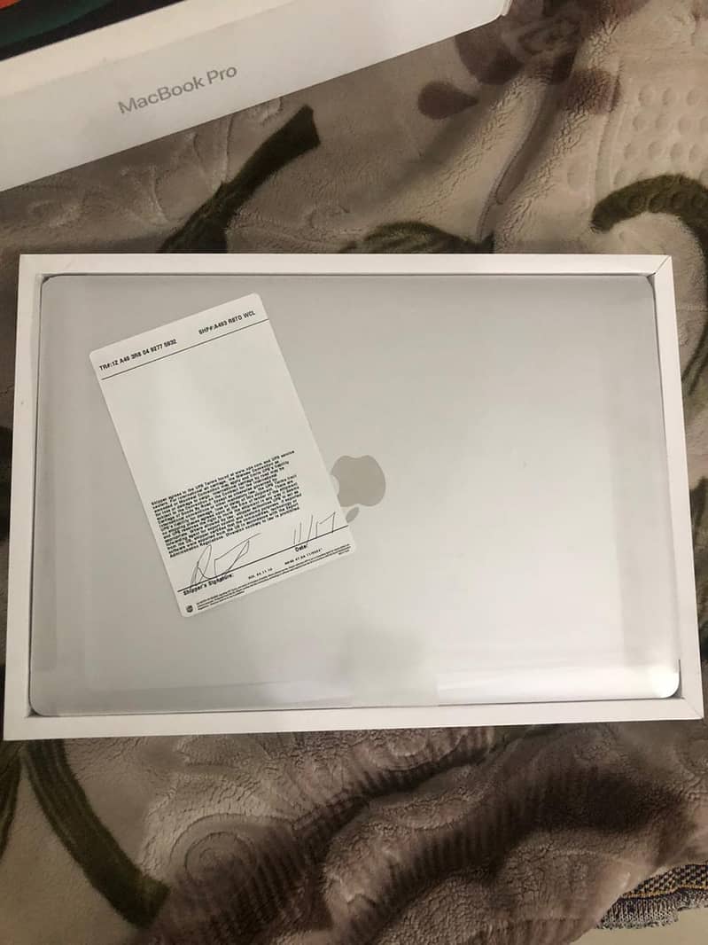 apple MacBook Pro 0