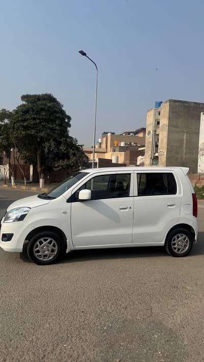 Suzuki Wagon R 2021 – White – First Owner – Excellent Condition
