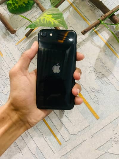 iPhone se 64 gb non pta total Original phone ha scom sim work  time