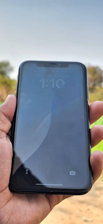 I phone XR. Non PTA    Battery health 83 memory 64 All okay