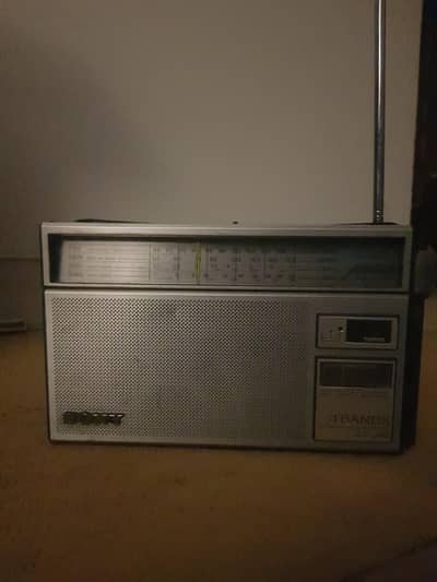 SONY 4 BAND ANTIQUE  RADIO