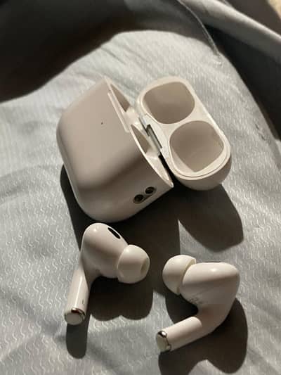 Apple AirPods Pro (2nd Gen) – Lightning