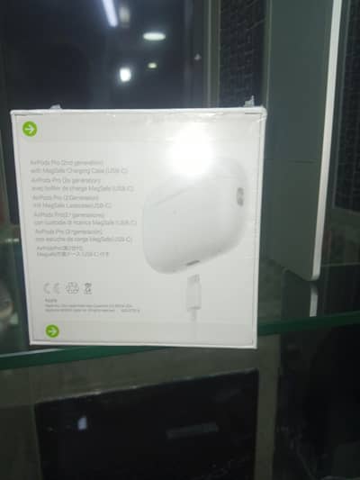 airpord pro available at whole sale price quantity mai available hai