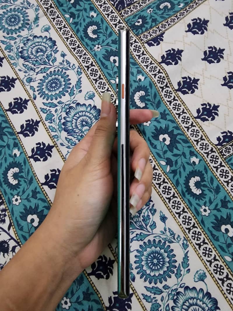 Tecno Camon 40pro 4