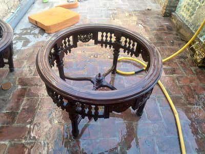 1 crnter table big size 2 small table as shown in picture