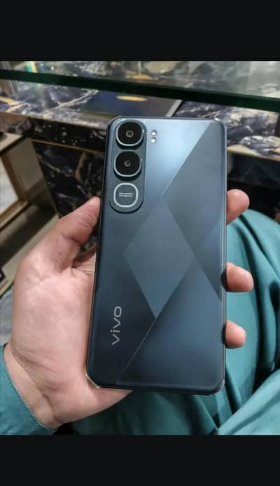 Vivo y21d new open box