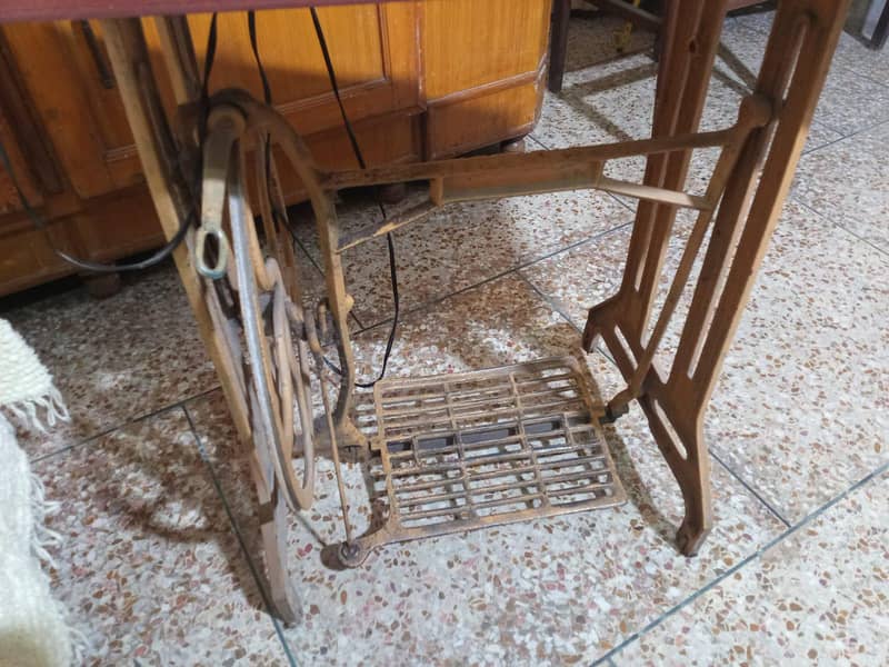 sewing machine with proper table set 2