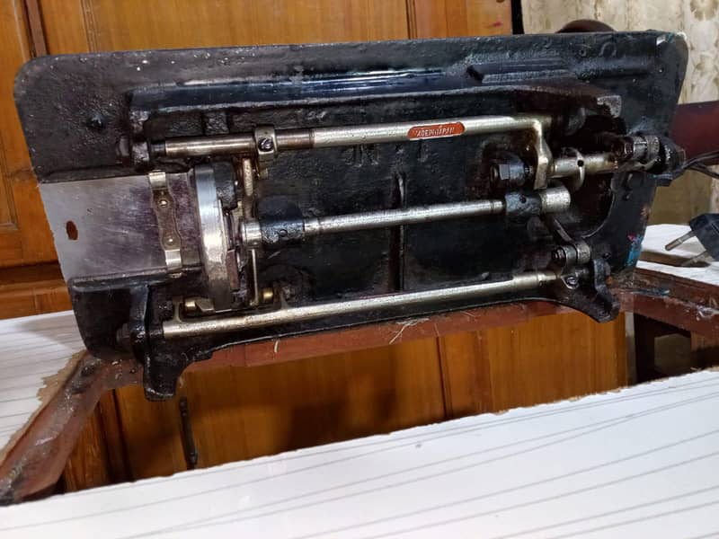 sewing machine with proper table set 4