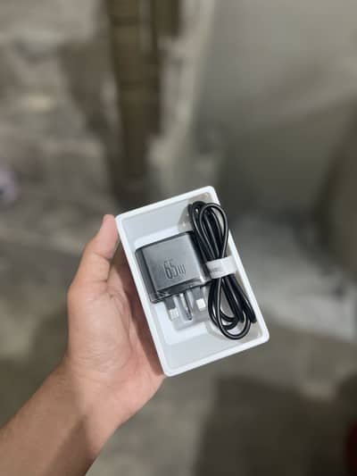 Baseus 65w 2C+U Fast Palm charger (almost new)