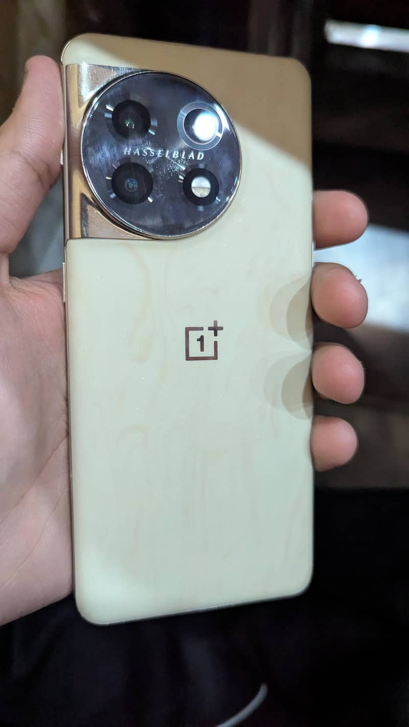 OnePlus 11 0