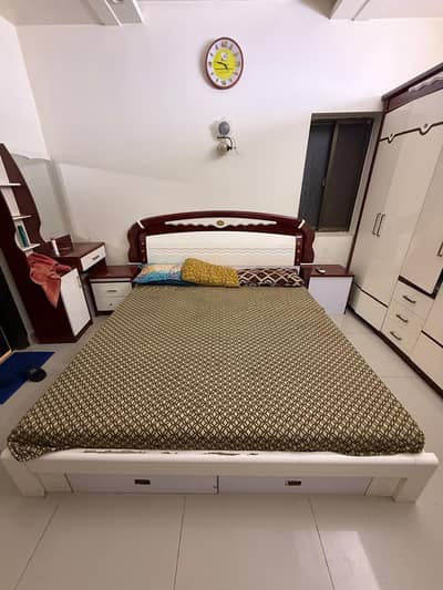 1bed sets + ward robe + dressing without materes