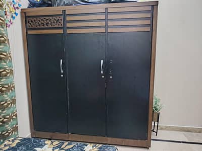excellent condition cupboard