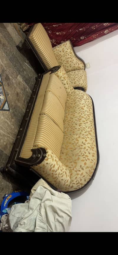 7 seater sofa set (3 seater, 1 seater, 1 seater, 2 seater deewan)