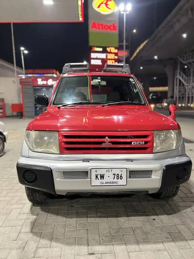 Mitsubishi Pajero io GDI Antique