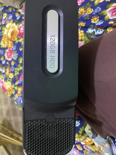 Xbox. 360 arcade only serious buyer  price kam ho ga gi