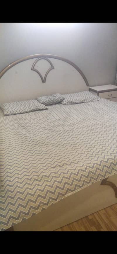 Bedroom Furniture Set | King Size Bed, Almari & Dressing Table Deal